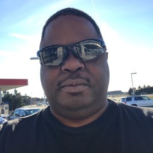 Meet your Posher, Louis